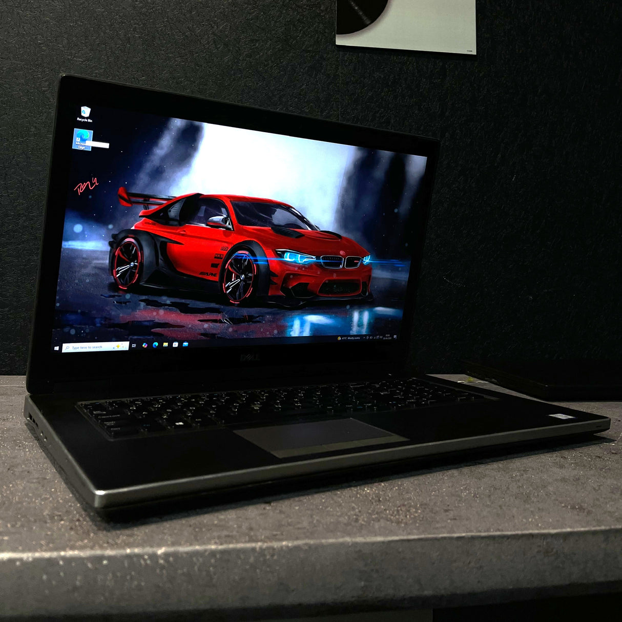 Dell Precision 7740 17.3 Inches Display ,Intel Xeon E-2276M CPU @ 2.80Ghz ,AMD Radeon Pro WX 3200 Graphics(Refurbished)