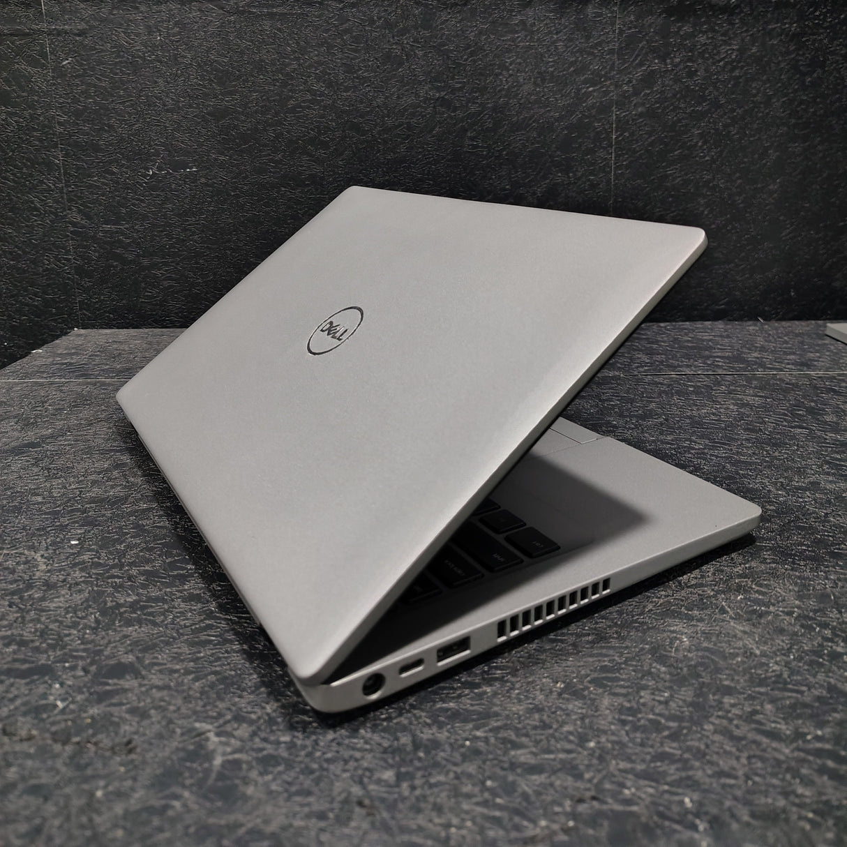 Dell Latitude 5410 Intel Core i5 10th Gen 14" HD Display Laptop Windows 11 pro with Ms Office 2016 (Renewed)