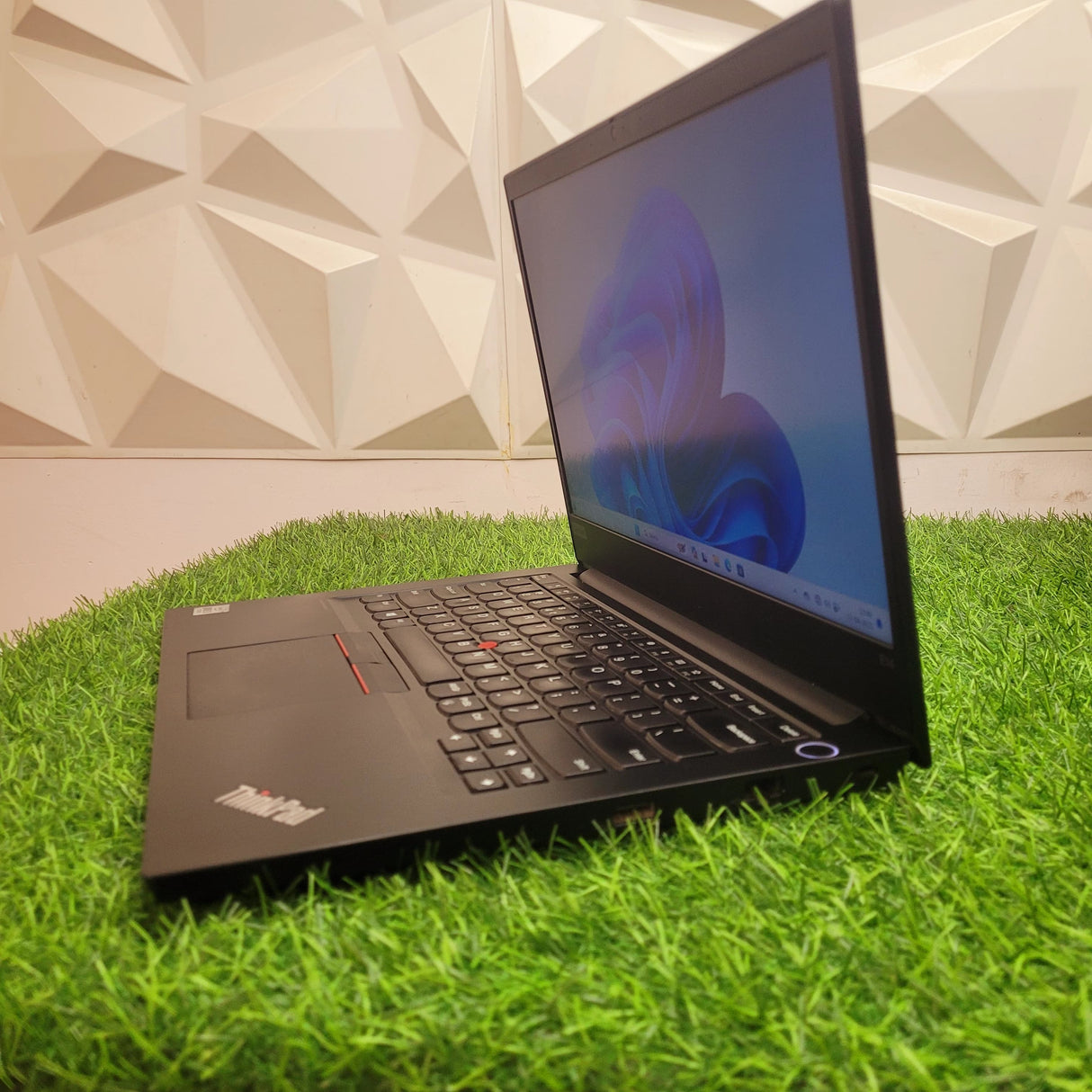 Refurbishes Lenovo ThinkPad E14 Intel Core i5 10th Gen 14 inch Full HD Display Laptop with Windows 11 and MS Office 2016