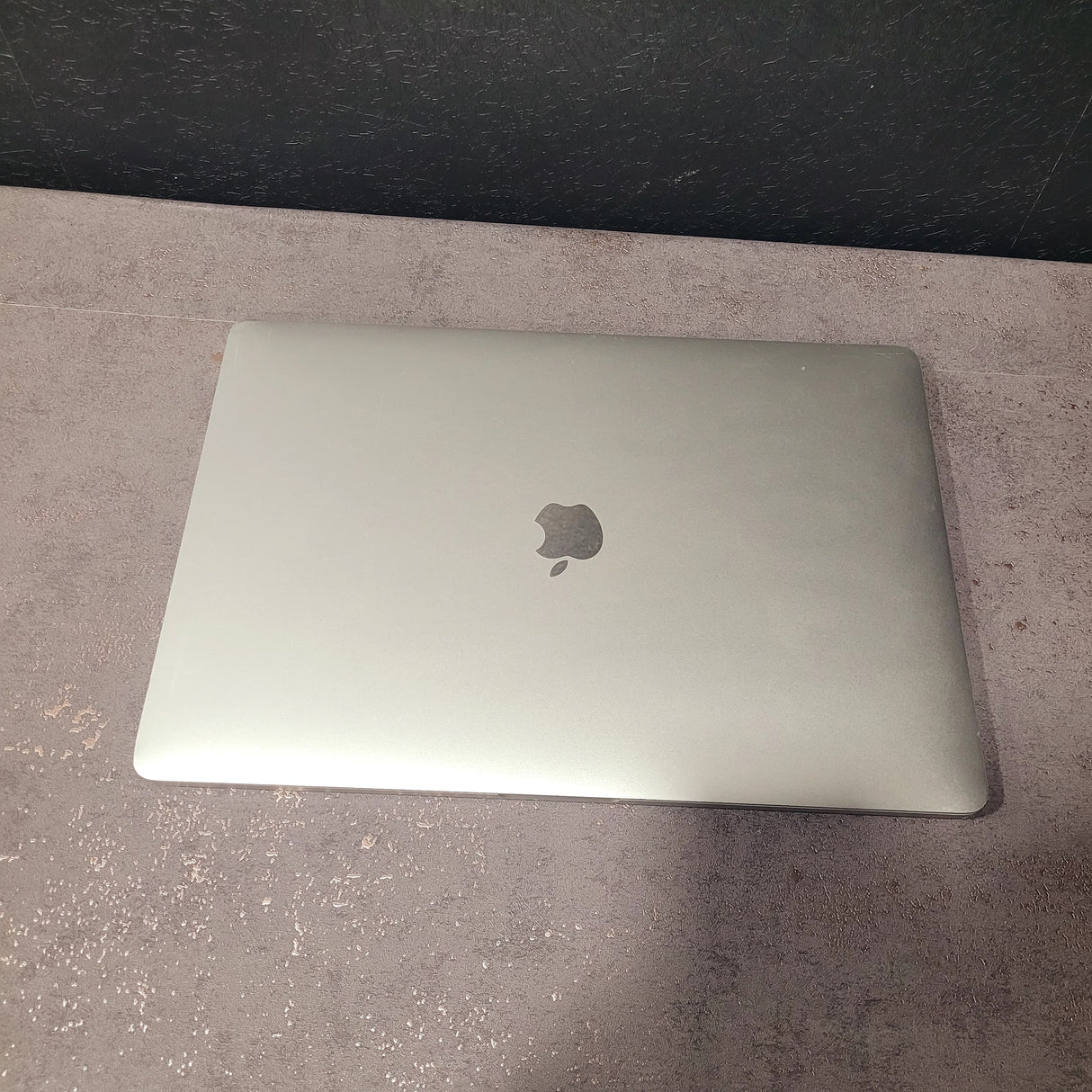 Apple MacBook Pro A1990 i9 15" With Touch Bar 2019 Model (Refurbished)