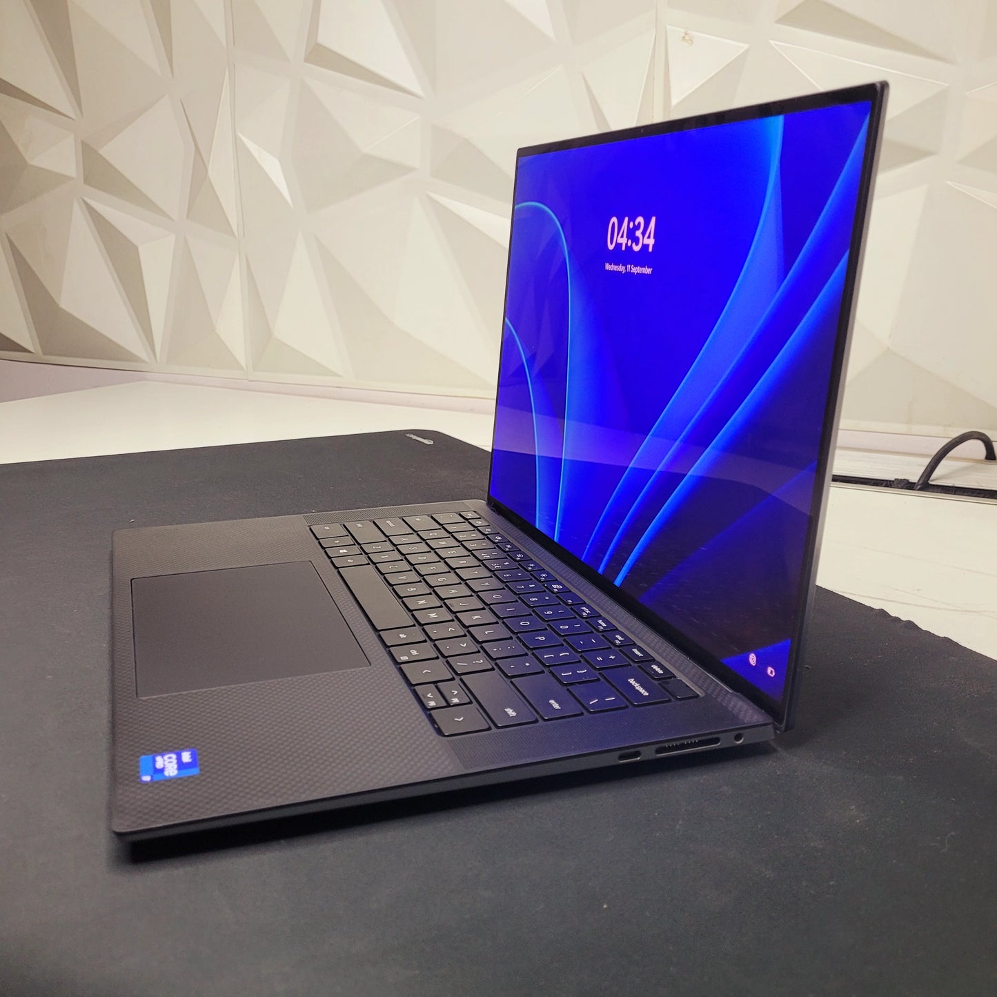 Dell Precision 5560 I7 11th Gen 15.6 inch UHD TouchScreen Display Laptop Windows 11 With Ms Office 2016 (Renewed)