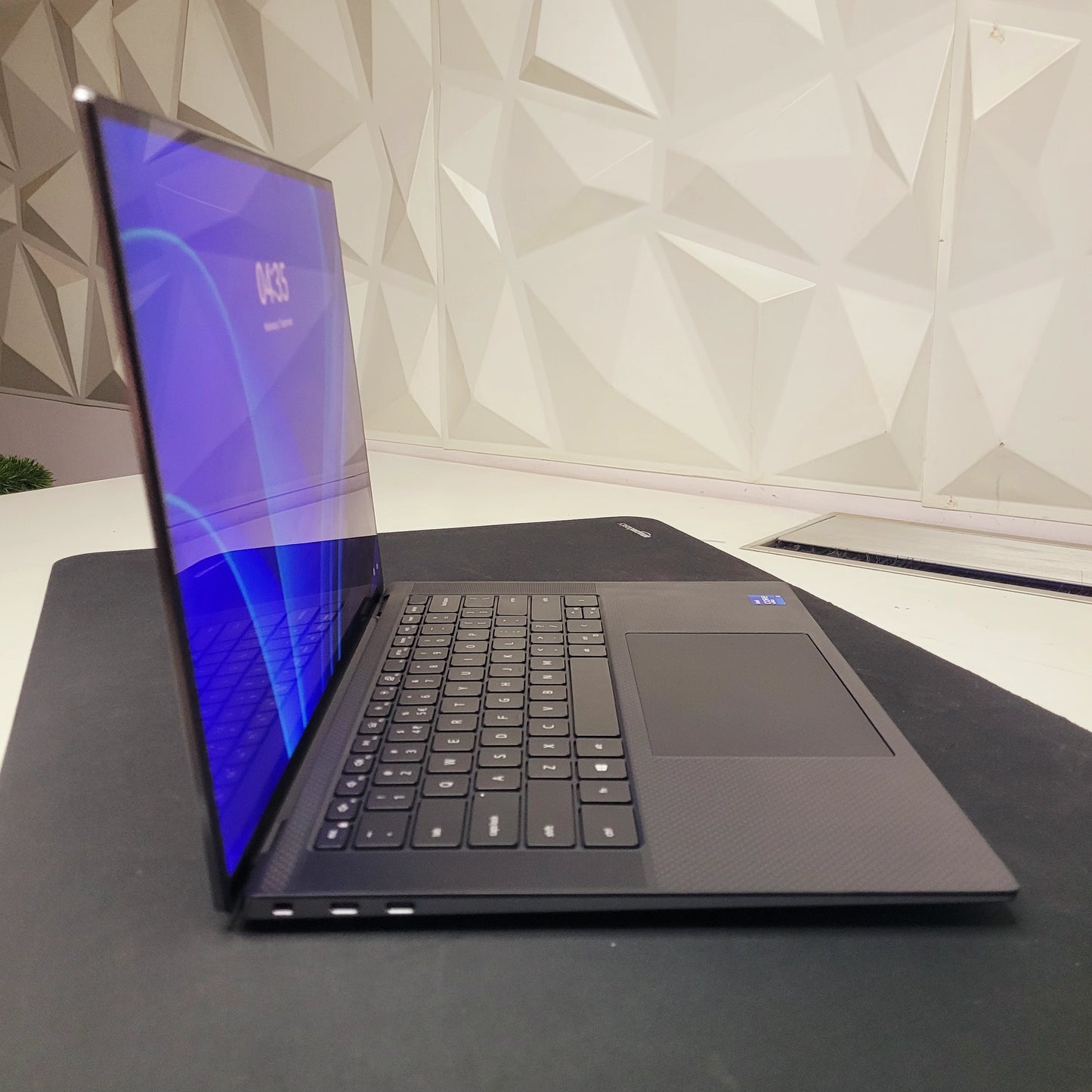 Dell Precision 5560 I7 11th Gen 15.6 inch UHD TouchScreen Display Laptop Windows 11 With Ms Office 2016 (Renewed)