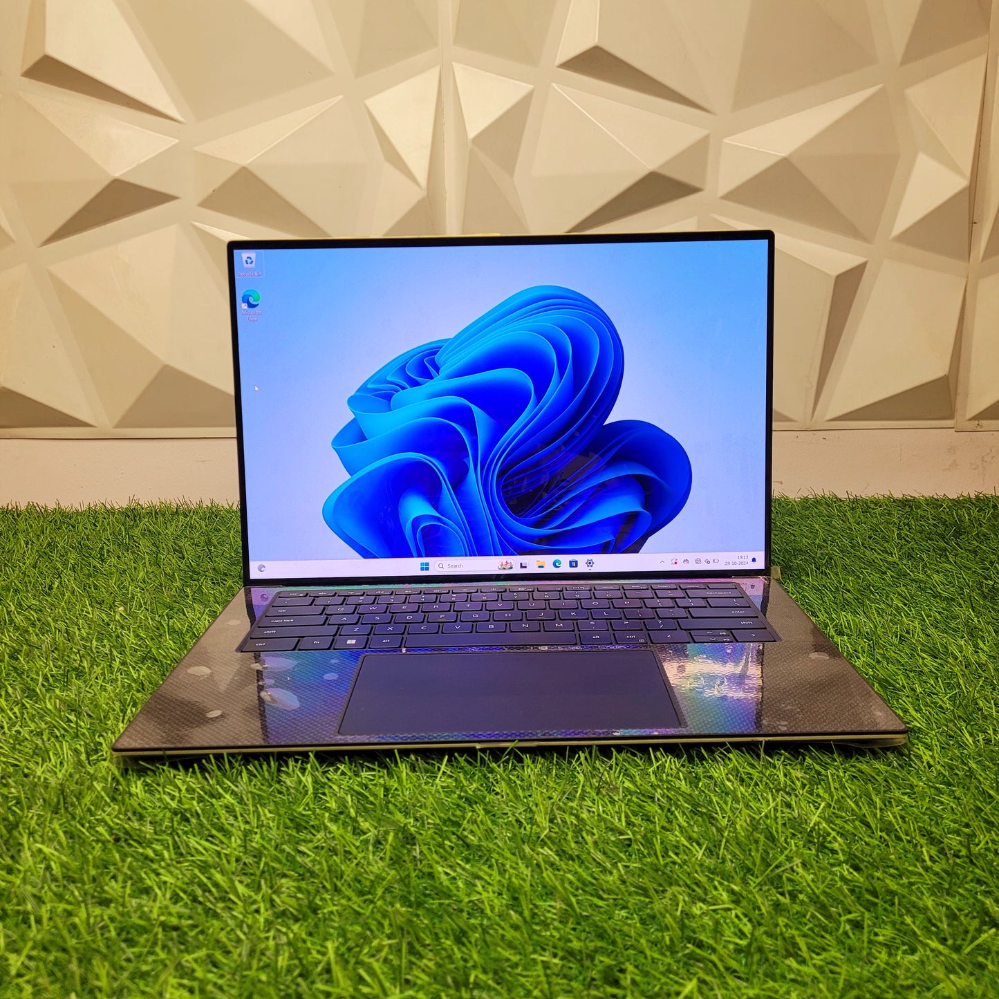 Dell XPS 15 9530 i9 13th Gen  15.6" UHD+(4K) Touchscreen Display Laptop With  Windows 11 Ms Office 2016(Open Box)
