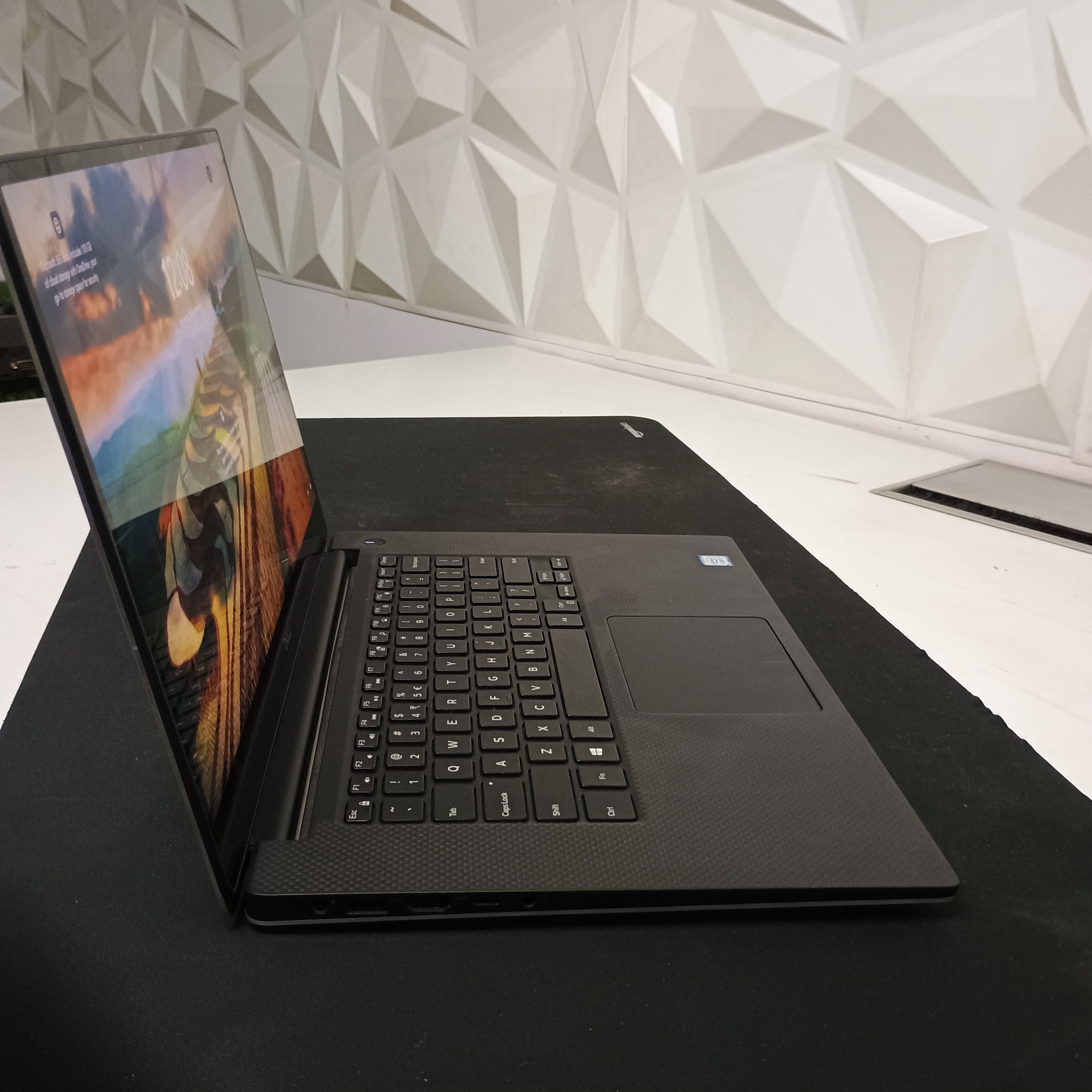 DELL Precision 5540 i7-9th gen 15.6