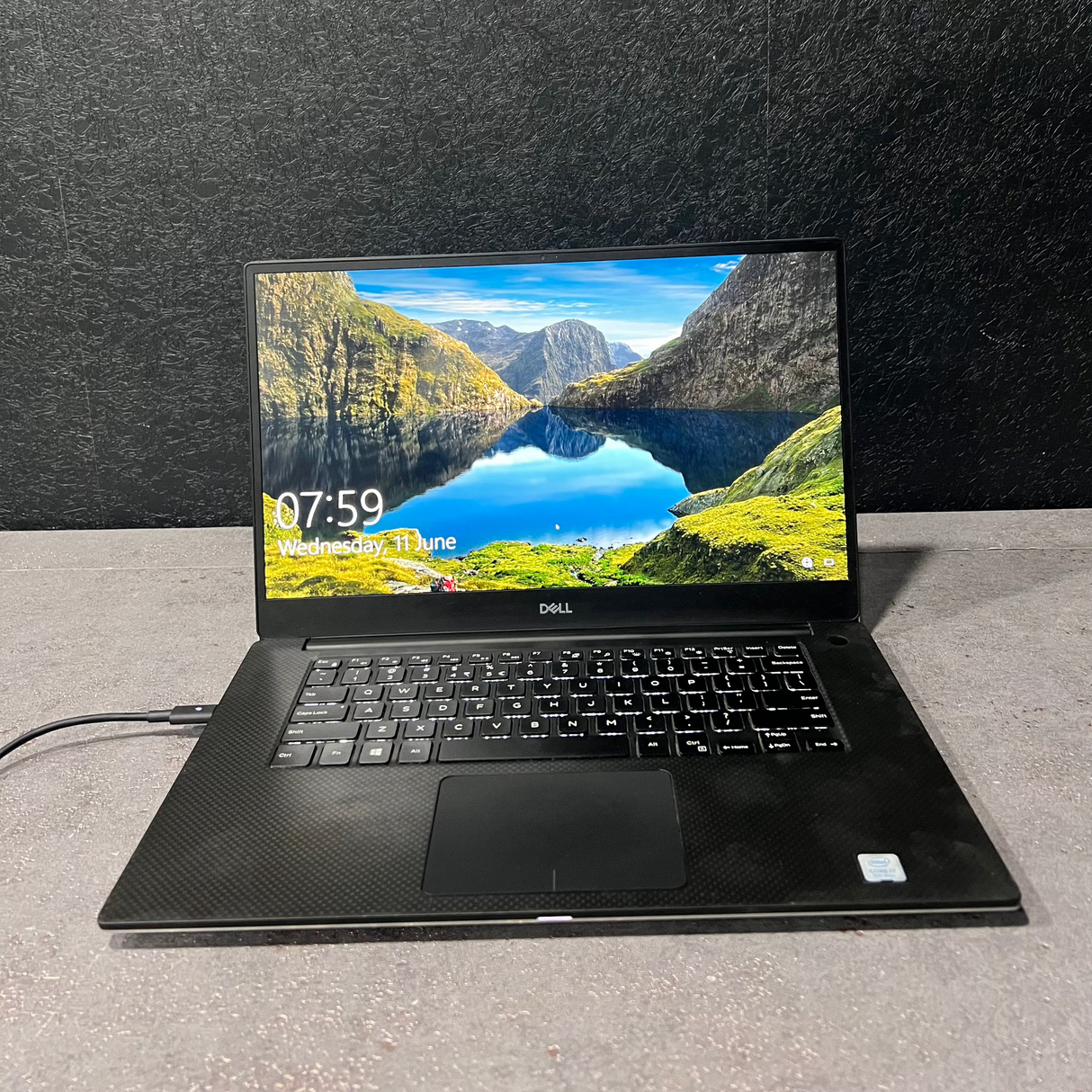 Dell XPS 15 9570 i7 9th Gen 15.6" with NVIDIA 4GB Graphic Card windows 11 with ms office 2016 (Refurbished)