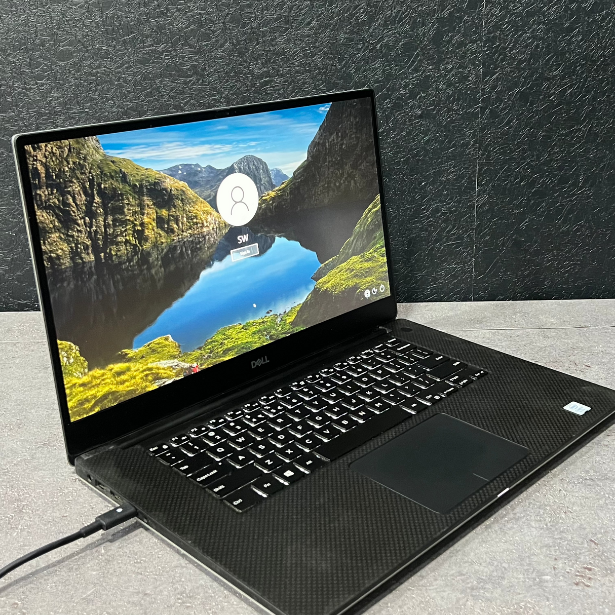 Dell XPS 15 9570 i7 9th Gen 15.6" with NVIDIA 4GB Graphic Card windows 11 with ms office 2016 (Refurbished)