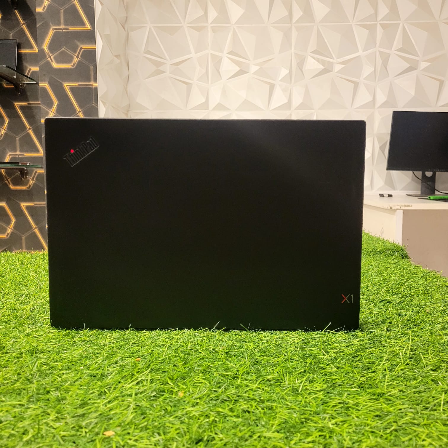 Lenovo ThinKPad X1 Carbon 7th Intel Core i7 8th Gen 14 Lenovo ThinKPad X1 Carbon 7th Intel Core i7 8th Gen 14