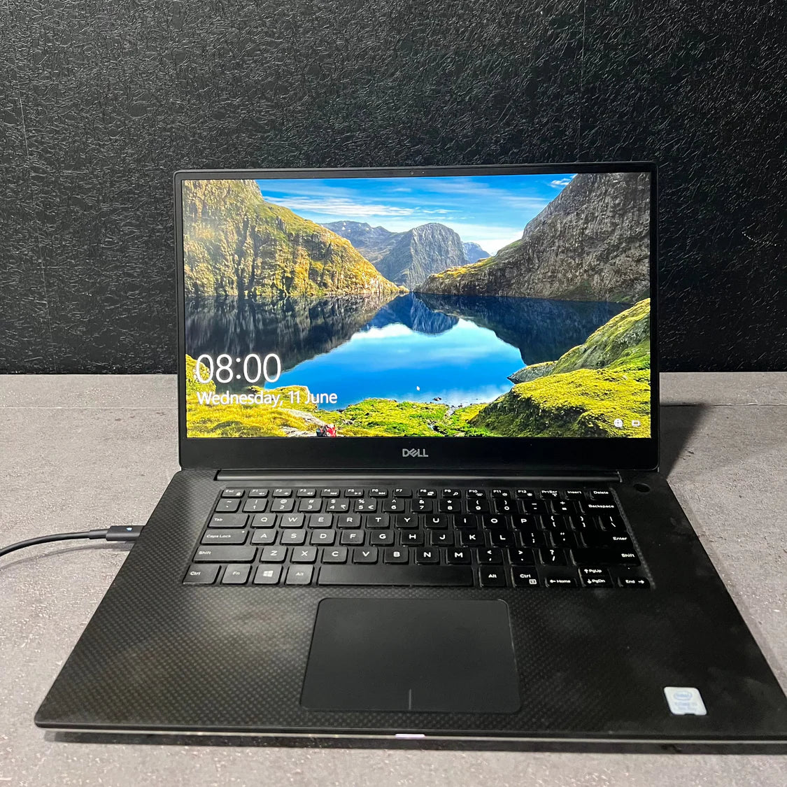 Dell XPS 15 9570 Intel Core i7-8th Gen 15.6 inch FHD Display Windows 11 with MS Office 2016 (Refurbished)